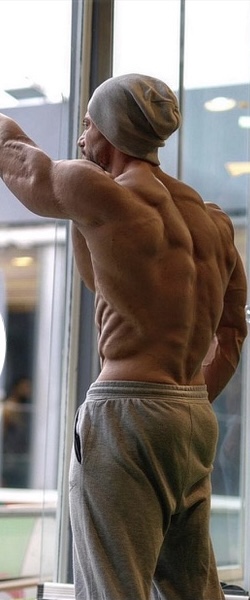 huge back muscles